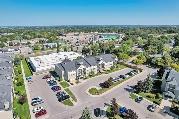 London, ON N5Z 4Y1,739 Deveron CRES #209