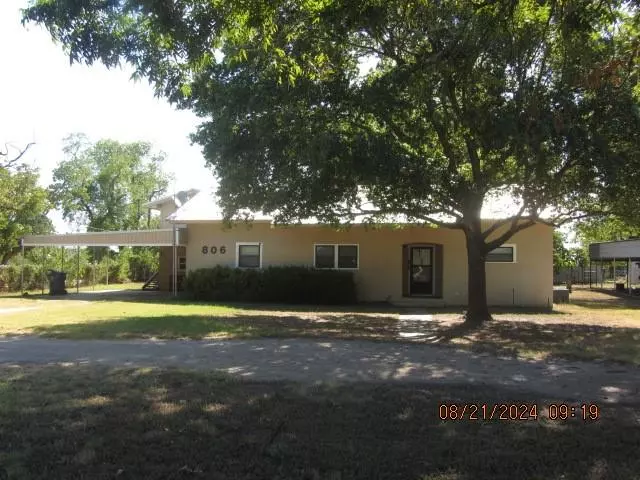 806 N Main Street, Rising Star, TX 76471