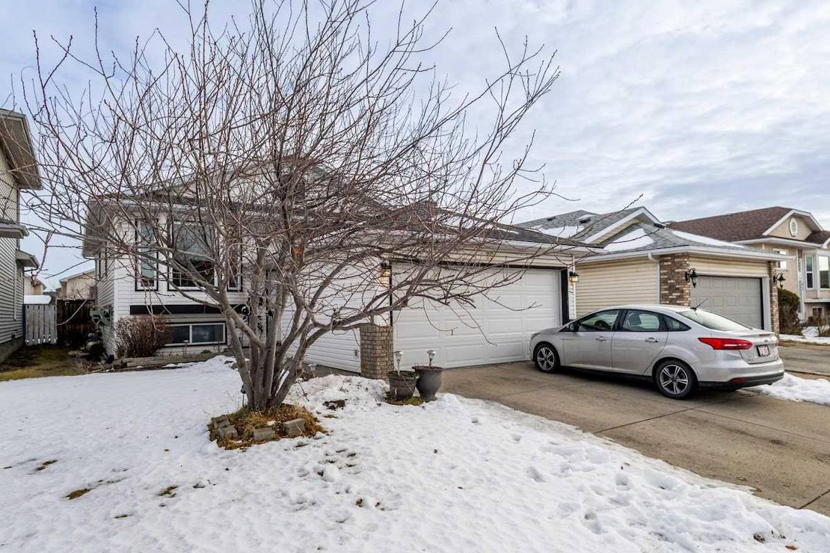 Calgary, AB T2A 7P8,35 Applefield Close Southeast