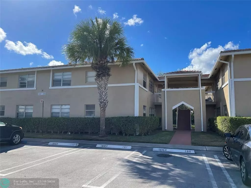 Coral Springs, FL 33071,1006 Twin Lakes Dr  #20E