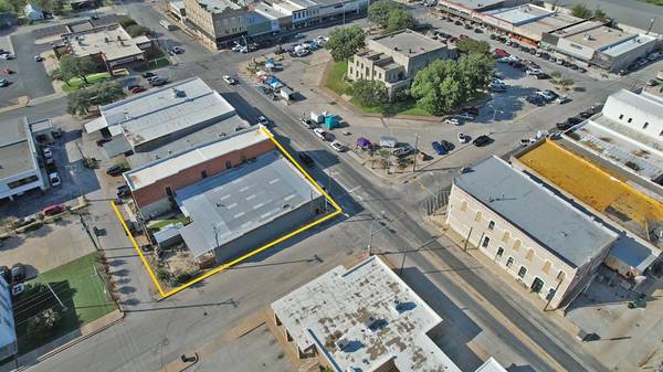 Comanche, TX 76442,124 & 120 N Austin Street