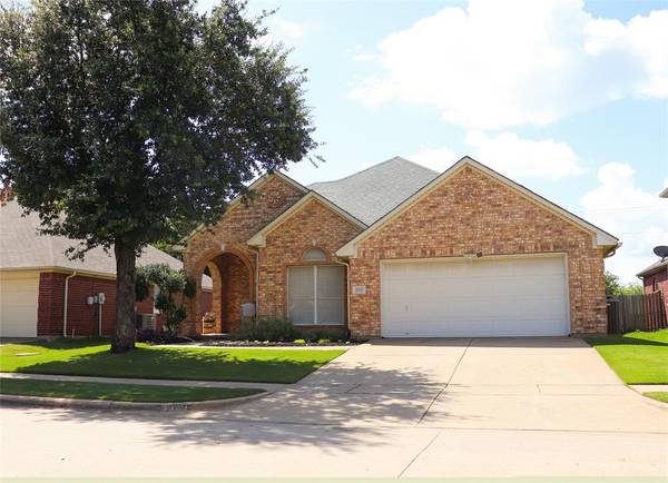 5927 Lantern Lane,  Grand Prairie,  TX 75052