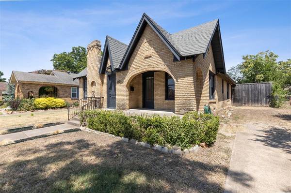 2511 Burlington Boulevard, Dallas, TX 75211