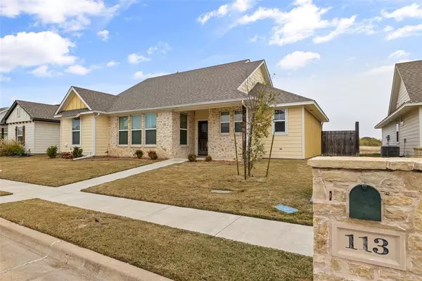 113 King Arthur Court, Glen Rose, TX 76043