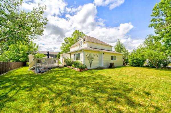 650 Schofield ST, Pincher Creek, AB T0K1W0