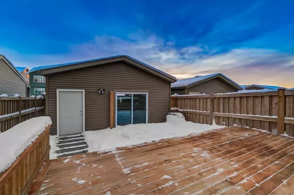 Chestermere, AB T1X 1Z9,148 Dawson DR