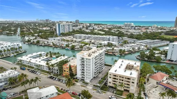 Miami Beach, FL 33141,7133 Bay Dr  #705