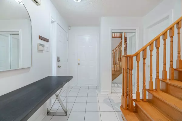 Mississauga, ON L5M 5K9,2485 Strathmore CRES