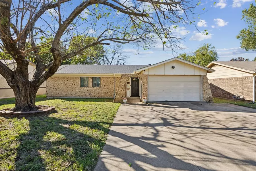 1709 Meadow Valley, Irving, TX 75060