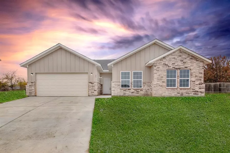 140 Magnolia Estates St, Crowley, TX 76036