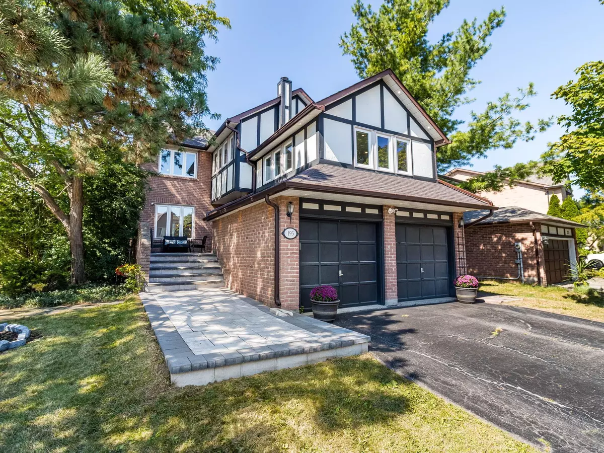 Oakville, ON L6H 5A5,195 Romain CRES