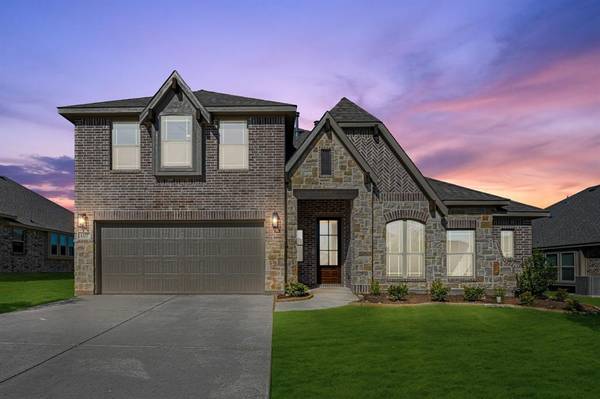 1337 Elk Ridge Drive,  Crowley,  TX 76036