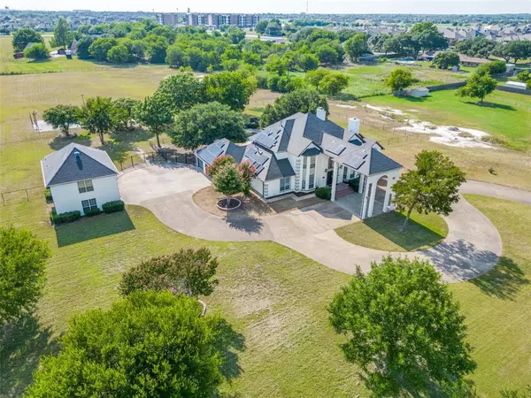 311 Spring Creek Drive, Waxahachie, TX 75165