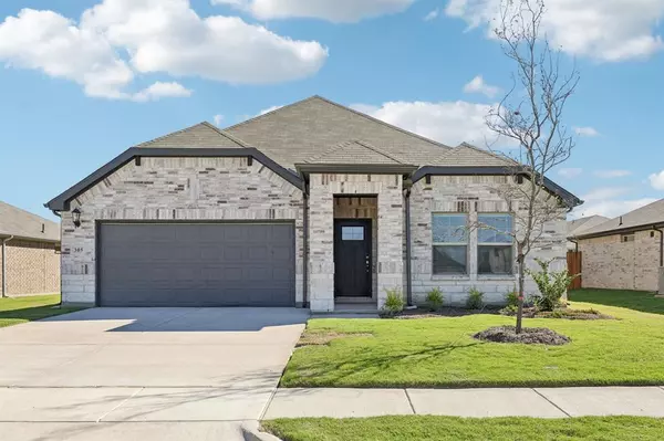 305 Canyon Oaks Drive,  Greenville,  TX 75402