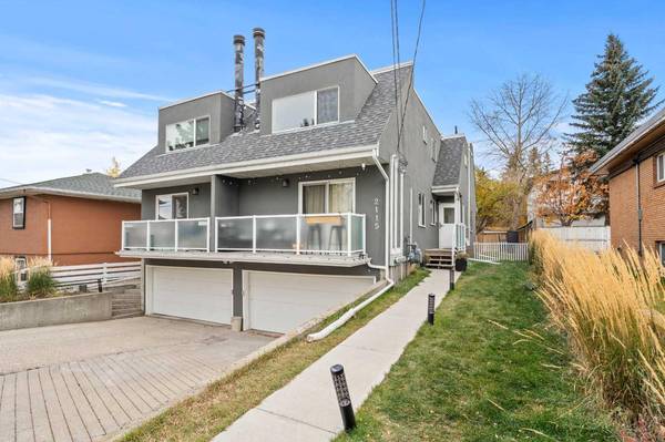 2115 35 AVE Southwest #A, Calgary, AB T2T 2E4