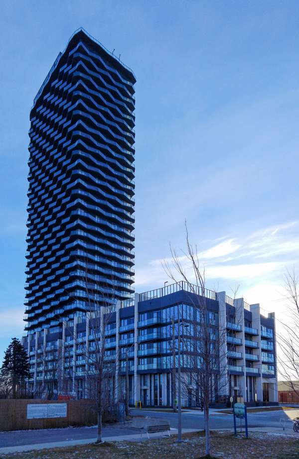 36 Zorra ST #211, Toronto W08, ON M8Z 4Z7