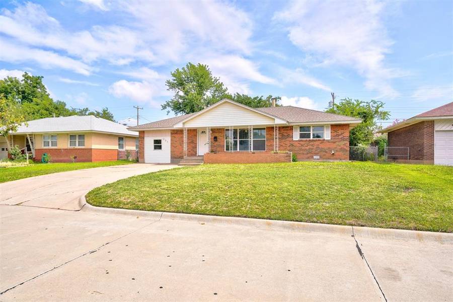 237 W Coe Drive, Midwest City, OK 73110