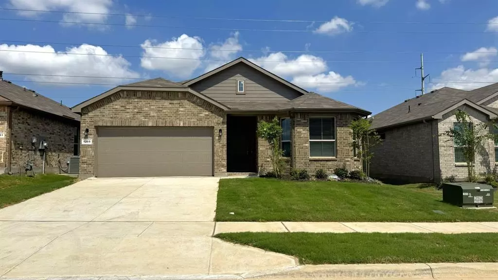 1205 SOUTHWARK Drive, Fort Worth, TX 76052