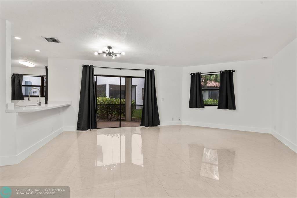 Deerfield Beach, FL 33442,231 NW 36th Ave #231