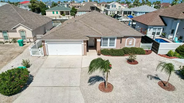 104 Redfish Ct, Aransas Pass, TX 78336