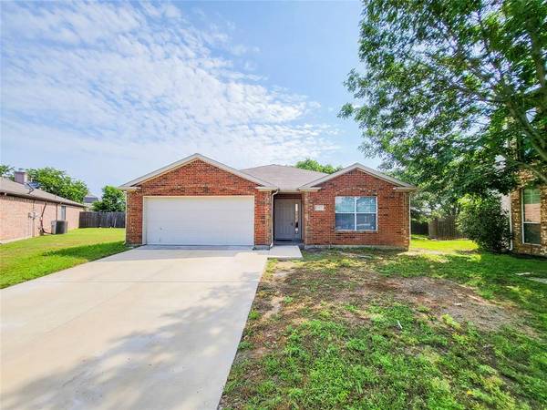 8401 Asheville Lane, Fort Worth, TX 76123