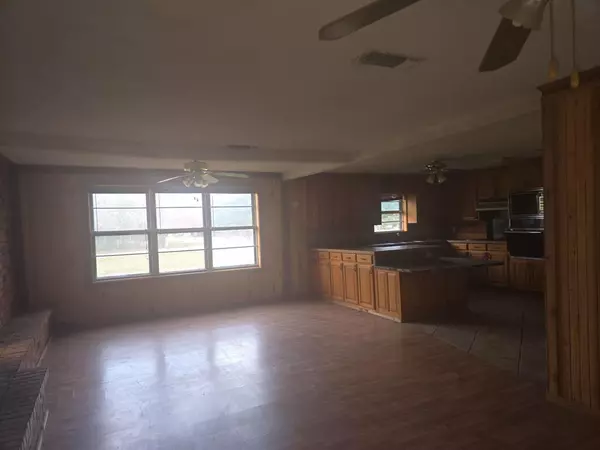 East Tawakoni, TX 75472,552 Oak Leaf Trail