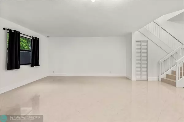 Deerfield Beach, FL 33442,231 NW 36th Ave  #231