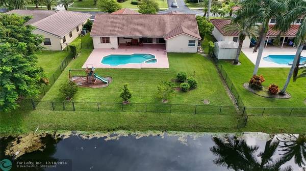 5001 Hawkes Bluff Ave,  Davie,  FL 33331