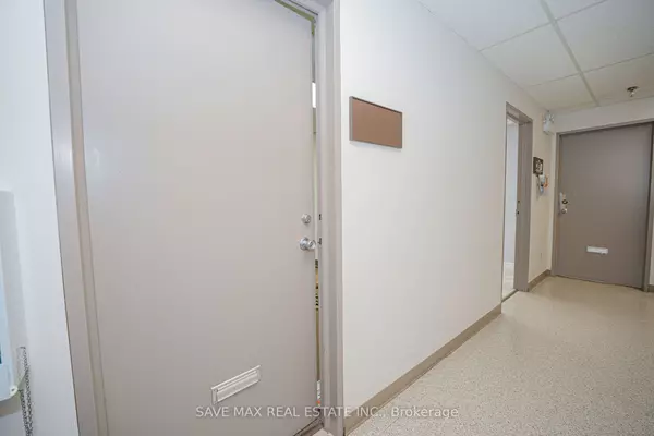 Mississauga, ON L5A 3P1,2455 Cawthra RD #56