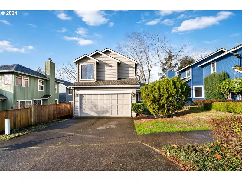 120 KINGSGATE RD, Lake Oswego, OR 97035