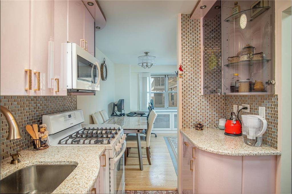 Brooklyn, NY 11224,448 Neptune AVE #20M