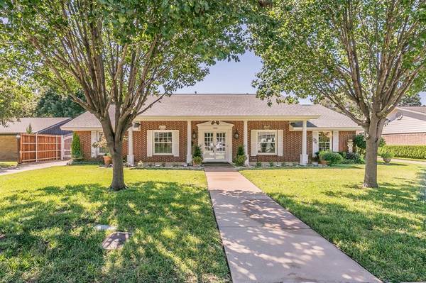 5008 Granite Shoals Avenue,  Fort Worth,  TX 76103