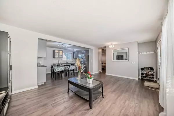 Calgary, AB T2A1W9,1204 60 ST Southeast