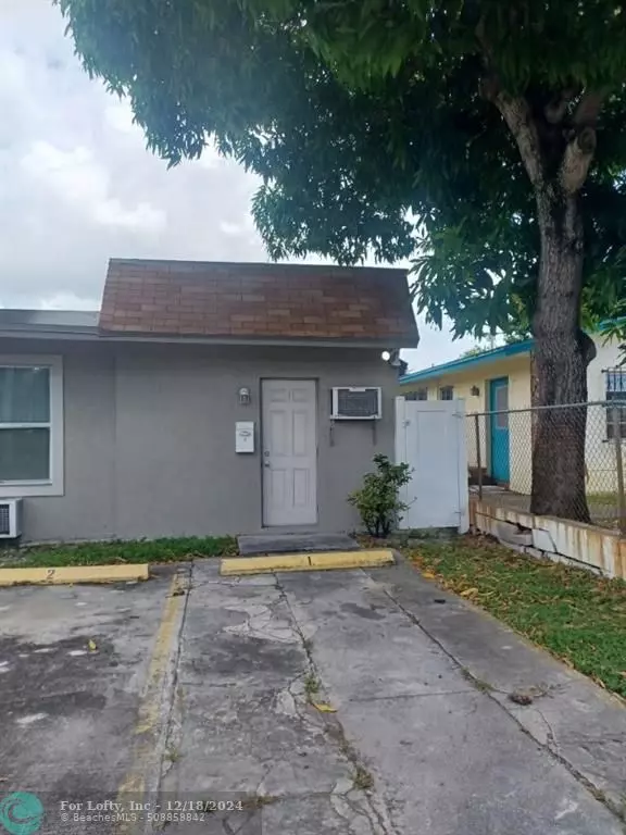 Dania Beach, FL 33004,24 SW 13th St