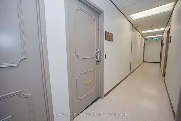 Mississauga, ON L5A 3P2,2465 CAWTHRA RD #206A