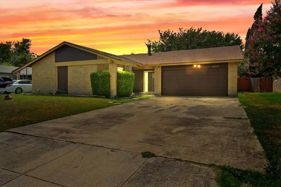 2313 Sheriff Drive, Grand Prairie, TX 75051