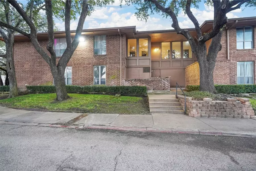 10552 High Hollows Drive #135, Dallas, TX 75230