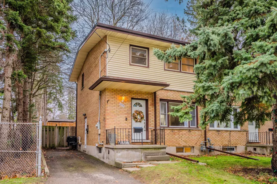 283 Spadina RD E, Kitchener, ON N2M 3X9