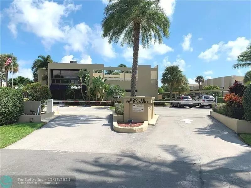 Pompano Beach, FL 33060,1100 SE 5th Ct  #55