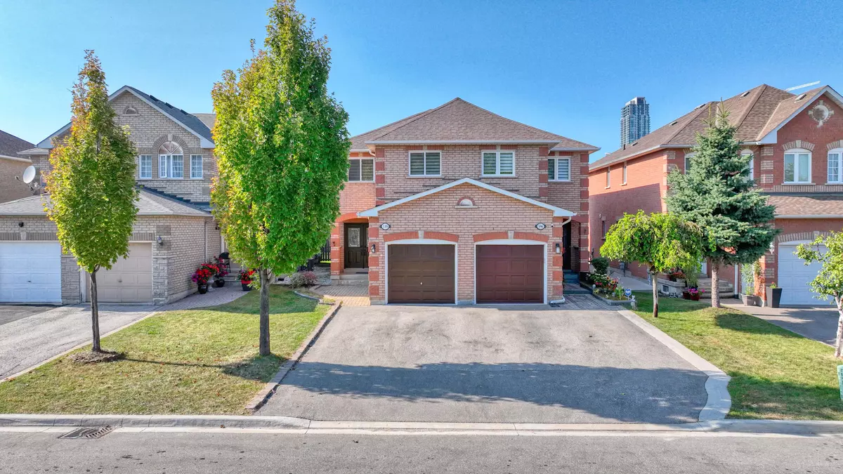 Mississauga, ON L5B 4E9,598 Summer Park CRES