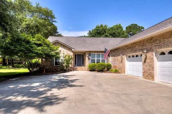 Manning, SC 29102,16 Fairway Drive