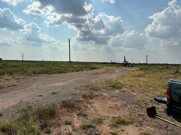 Electra, TX 76360,100 Industrial Park