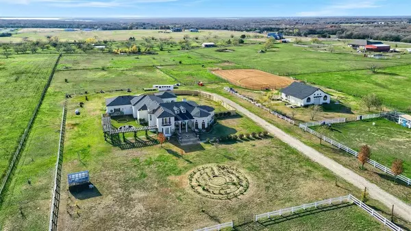 200 Union Grove Road, Valley View, TX 76272