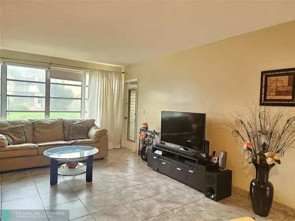 Hallandale Beach, FL 33009,1350 Atlantic Shores Blvd  #303