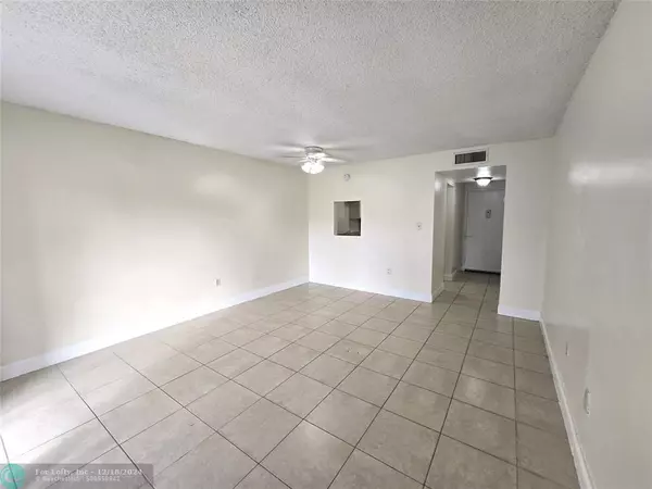 Pompano Beach, FL 33064,4334 NW 9th Ave  #9-1B