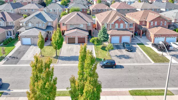 Mississauga, ON L5B 4E9,598 Summer Park CRES