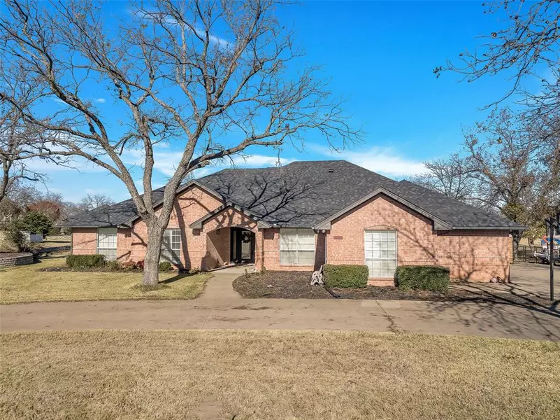 5704 Tee Box Court, Granbury, TX 76049