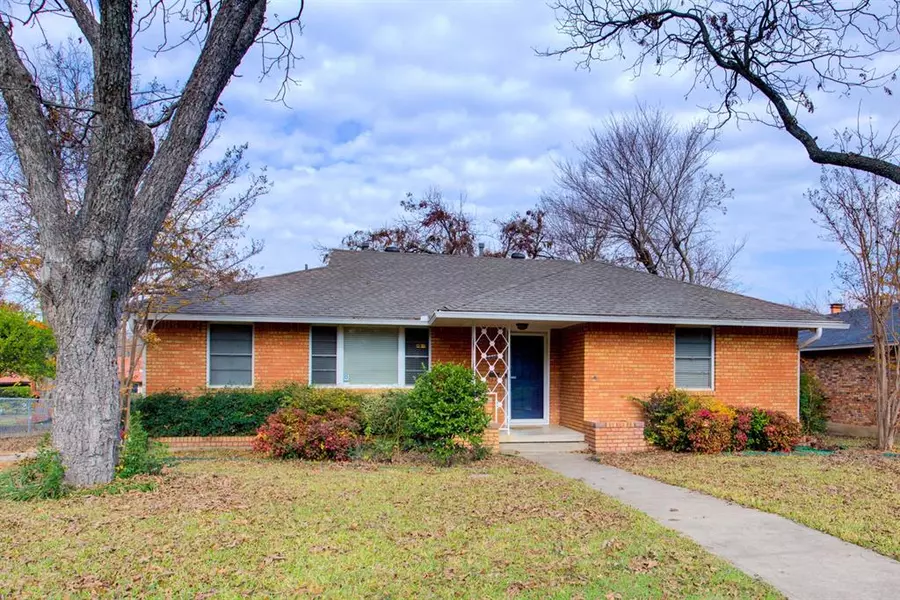 2645 WOODMERE Drive, Dallas, TX 75233