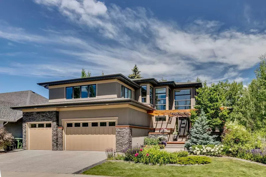 12 Discovery Valley CV Southwest, Calgary, AB T3H 5H3