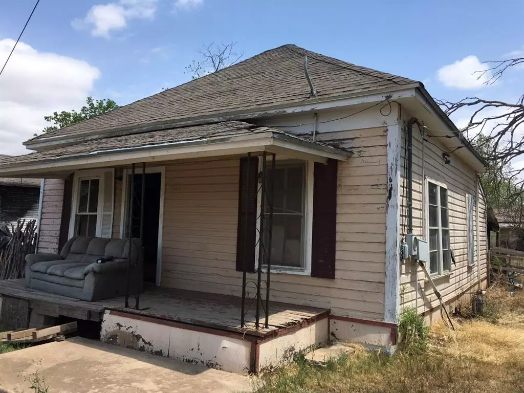 Coleman, TX 76834,803 S Neches Street